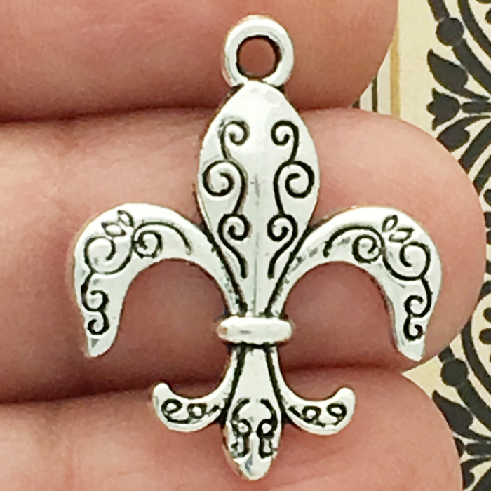 Fleur de Lis Charms for JEWELRY Making in Silver Pewter