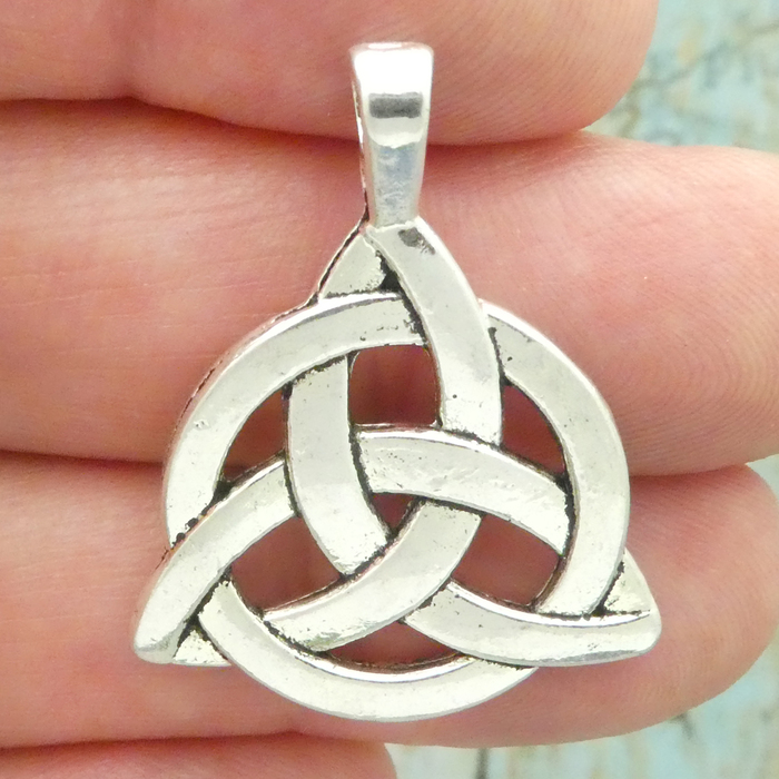 2512 Etched celtic love knot pendant