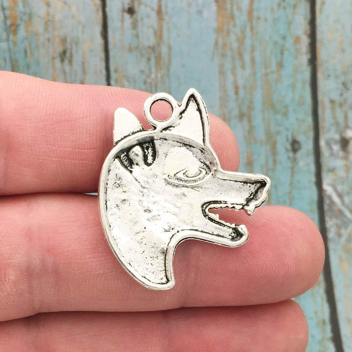 4pcs Antiqued Silver Wolf Head Charms - Alloy Pendant Findings By Graceangie