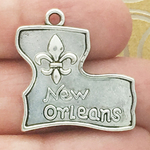 Louisiana Charm in Antique Silver Pewter with Fleur De Lis and New Orleans