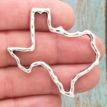 Hammered Texas Pendant in Silver Pewter