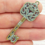 Ornate Gold Key Pendant in Pewter