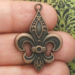 Antique Copper Fleur De Lis Charm in Pewter
